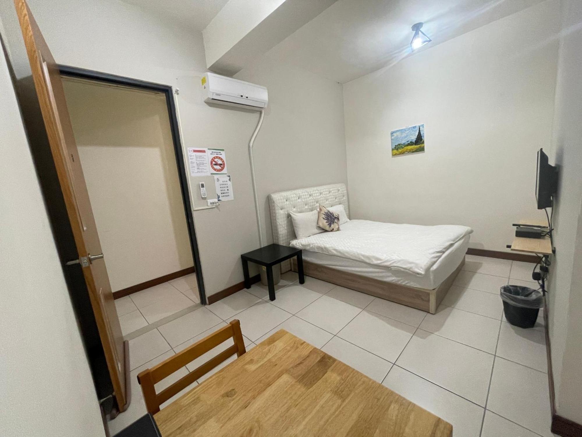 二街窩窩電梯民宿花蓮車站東出口second Street Nest Hostal Hualien Szoba fotó